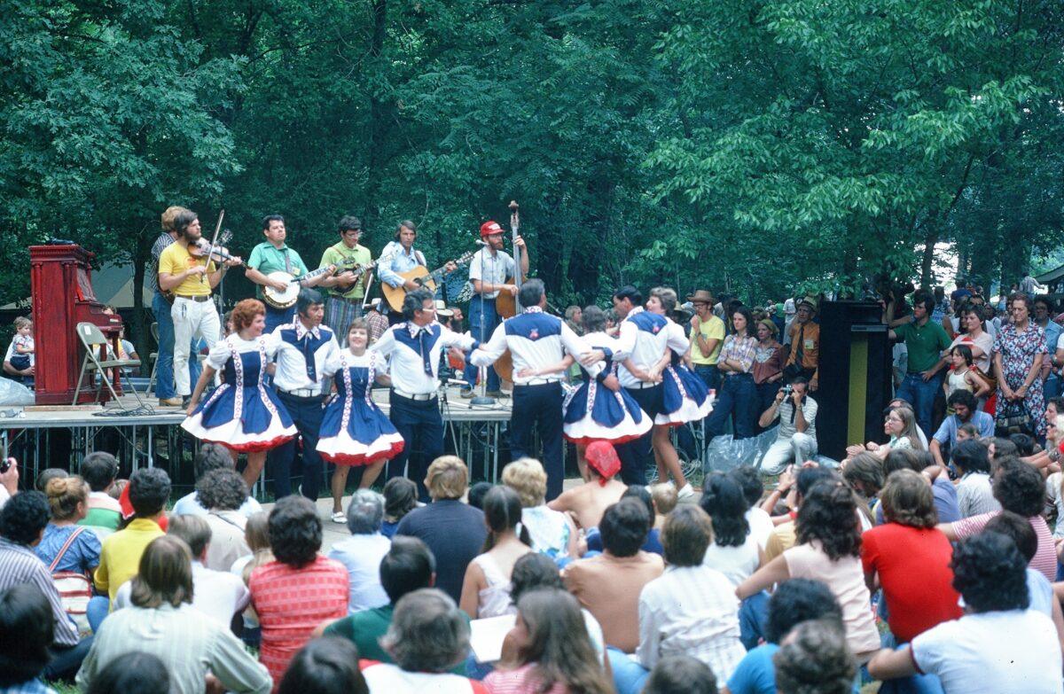 Bluegrass Experience and Mountain Clogging
