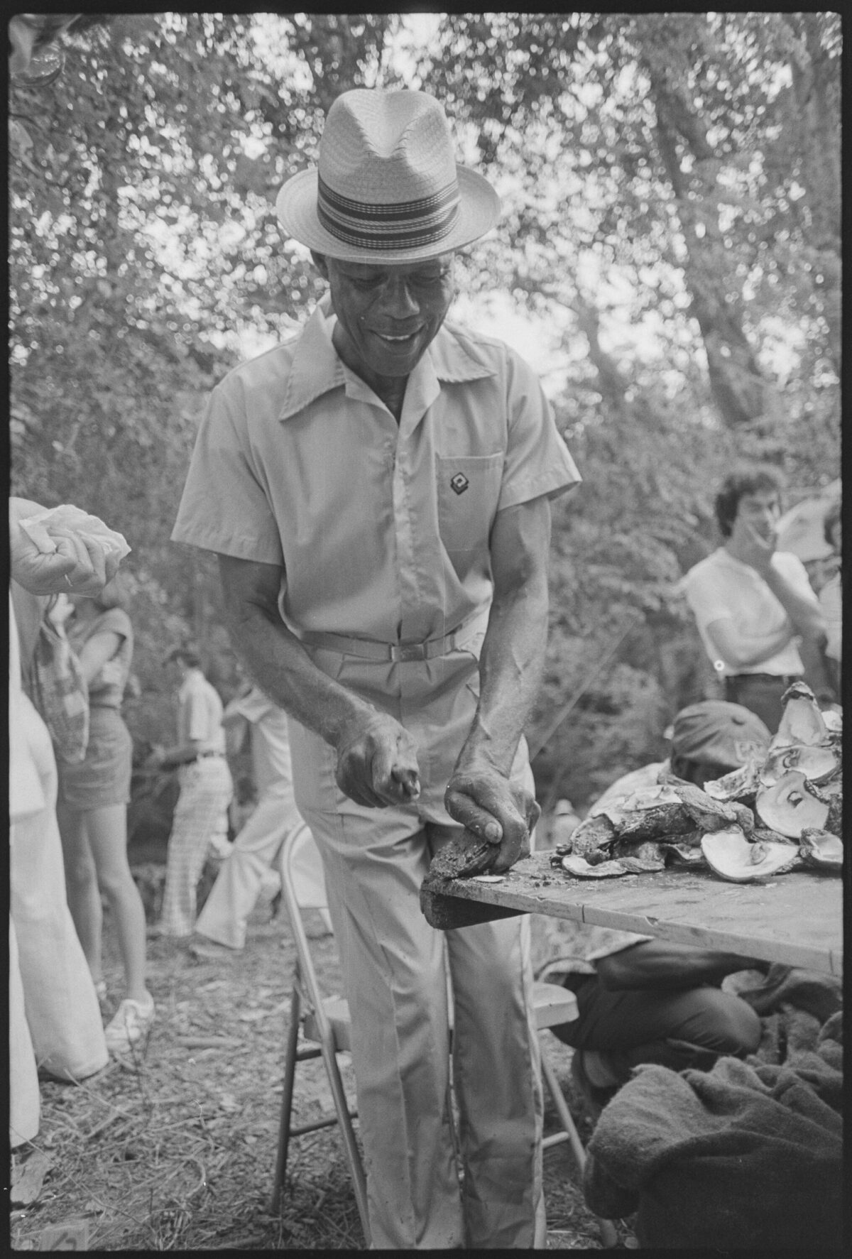 Luke Dudley Demonstrates Oyster Shucking