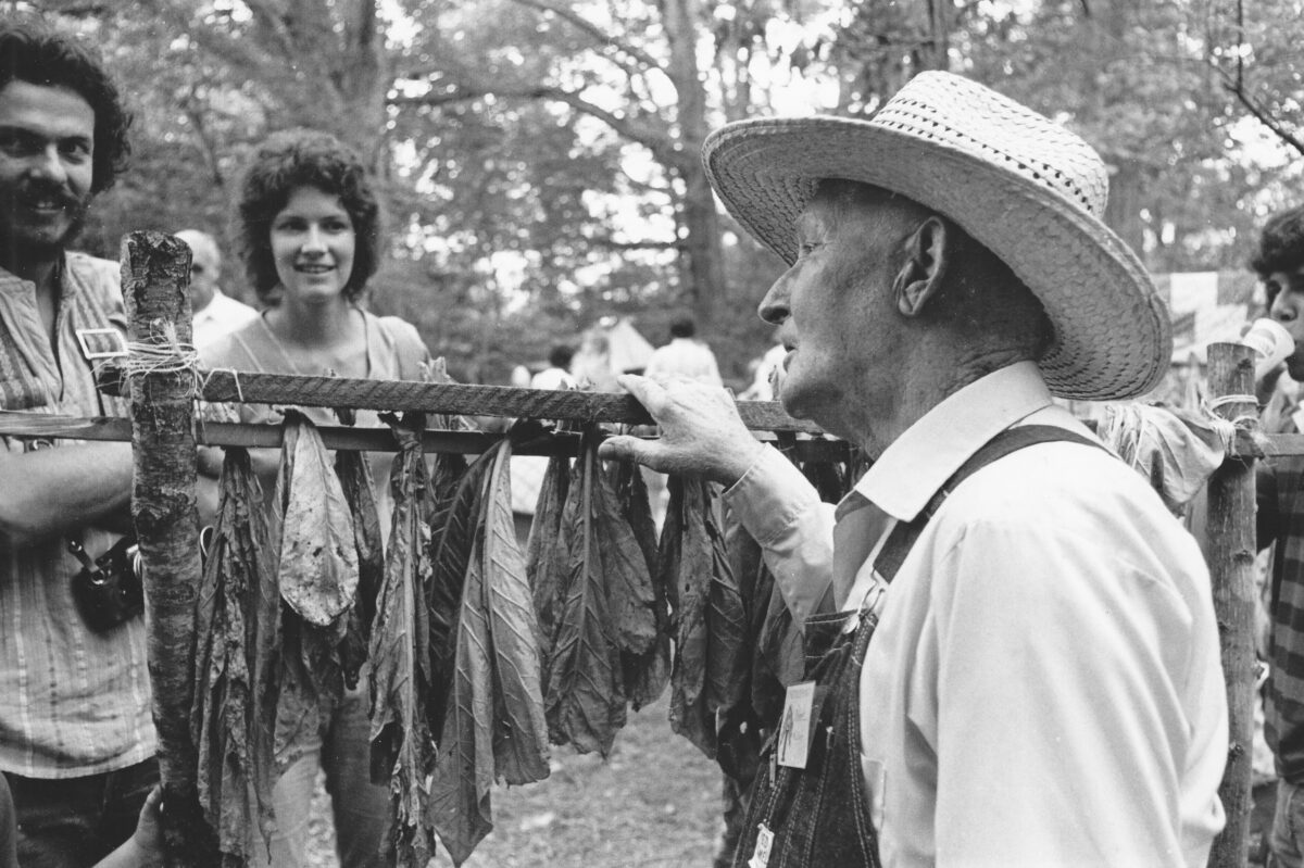 Robert Walker Shows How to String Tobacco